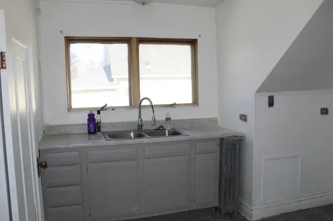 1616 Victoria Avenue North Chicago IL 60064