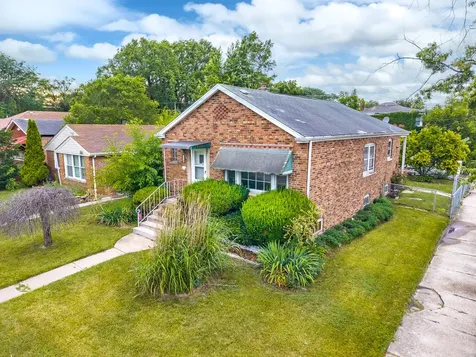 119 East 146th Street Riverdale IL 60827
