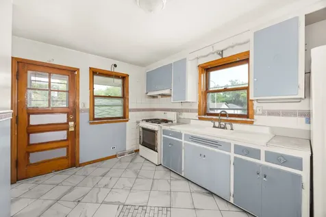 119 East 146th Street Riverdale IL 60827