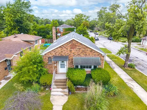 119 East 146th Street Riverdale IL 60827