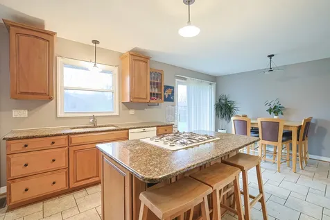 225 Placid Way Elk Grove Village IL 60007