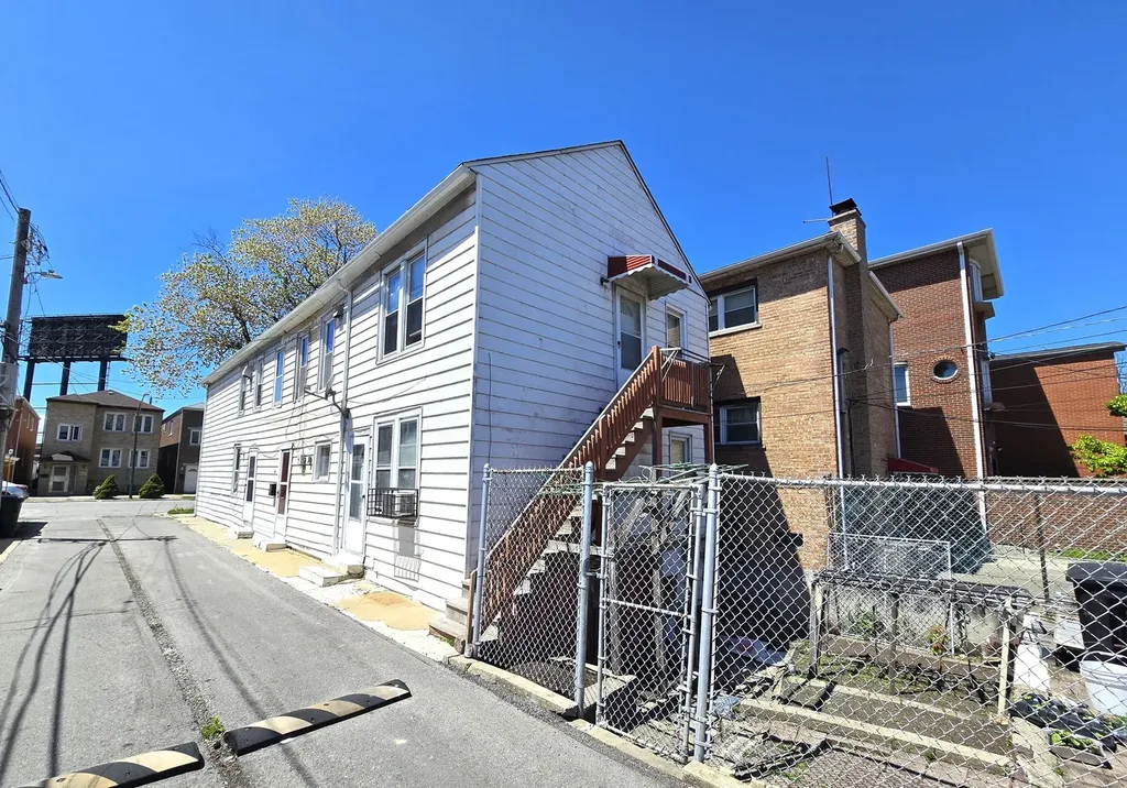 2631 South Shields Avenue Chicago IL 60616