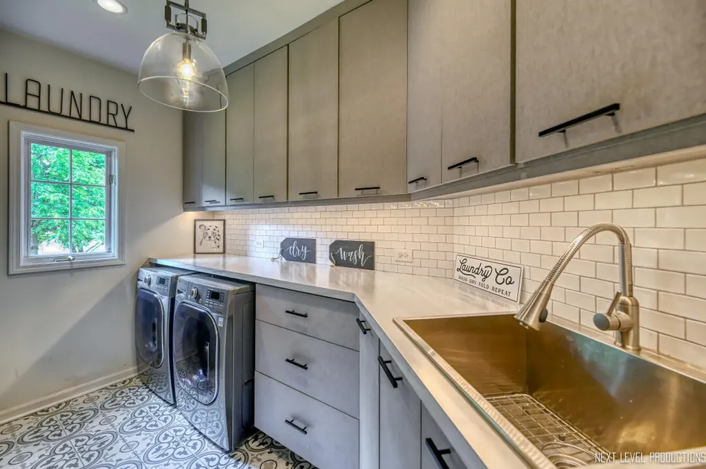 203 Settlers Court Naperville IL 60565