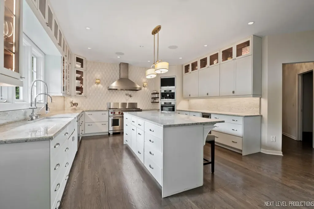 203 Settlers Court Naperville IL 60565