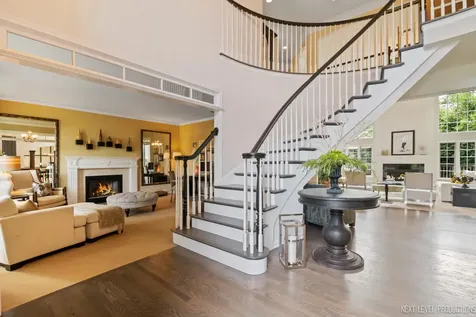 203 Settlers Court Naperville IL 60565