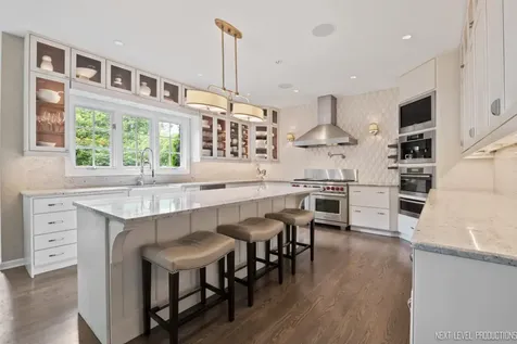 203 Settlers Court Naperville IL 60565