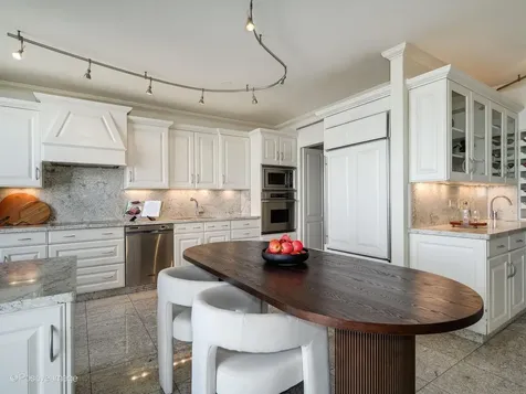 1040 North Lake Shore Drive Chicago IL 60611