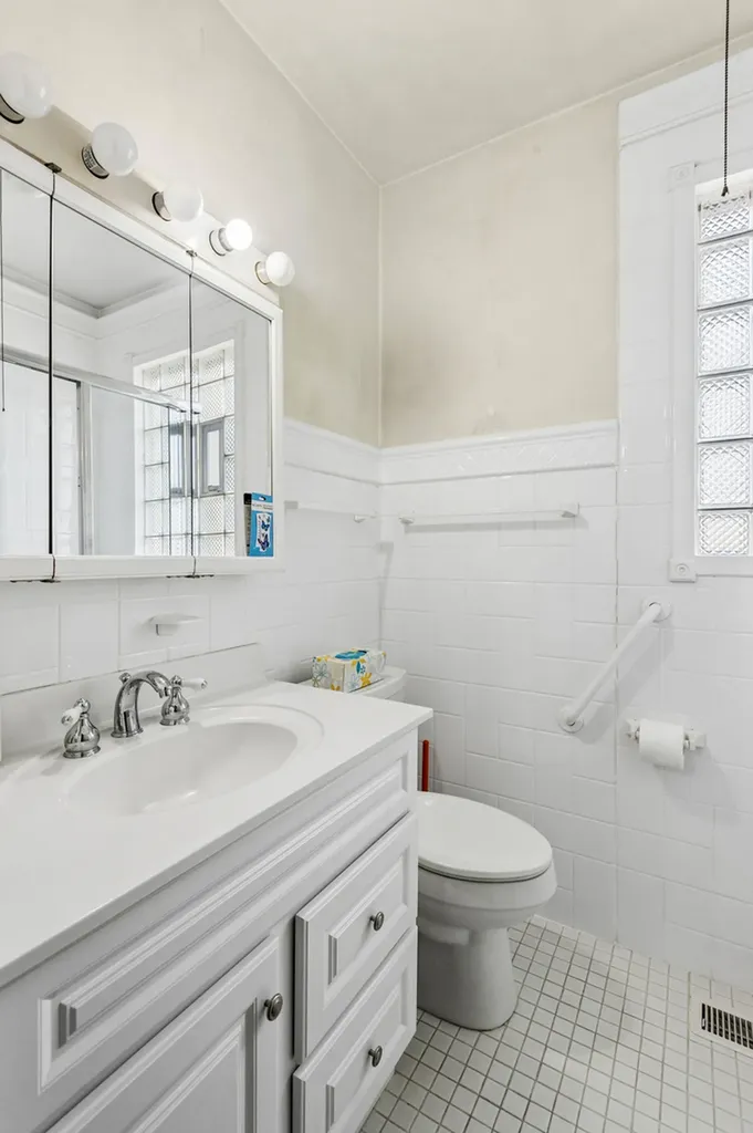 6420 North Western Avenue Chicago IL 60645