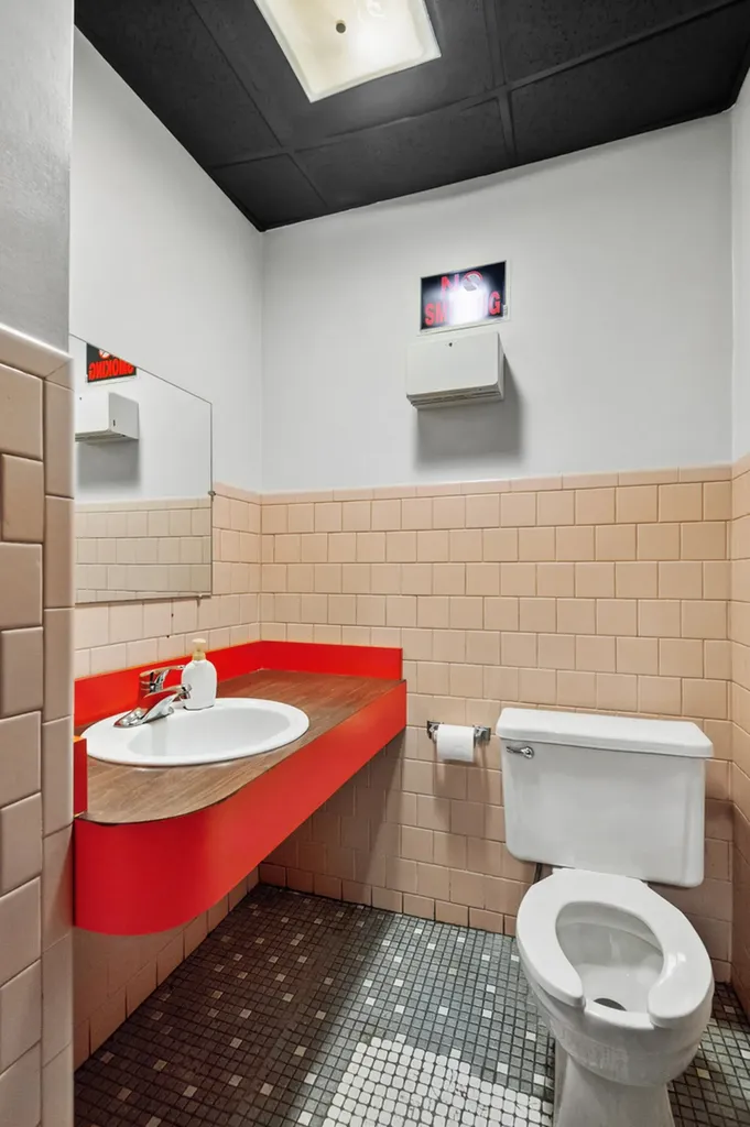 6420 North Western Avenue Chicago IL 60645