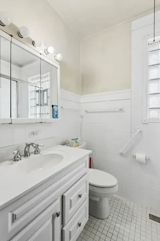 6420 North Western Avenue Chicago IL 60645