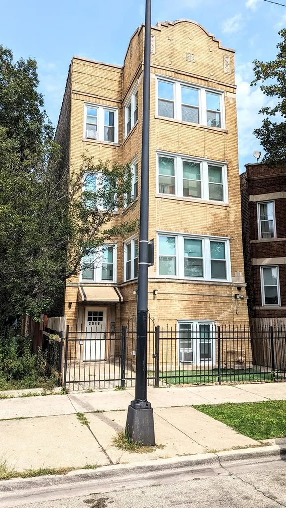 3948 West Congress Parkway Chicago IL 60624