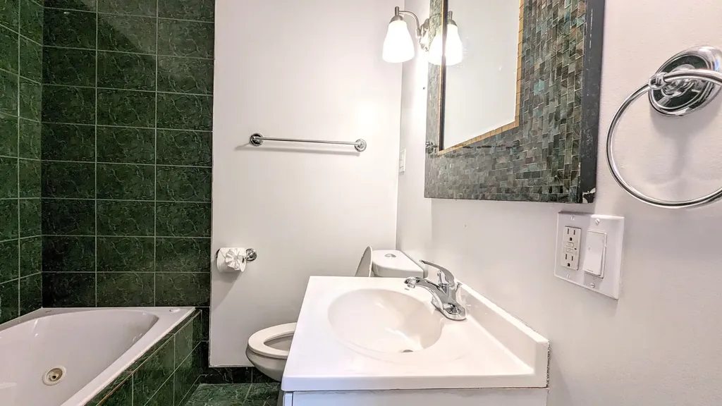 3948 West Congress Parkway Chicago IL 60624