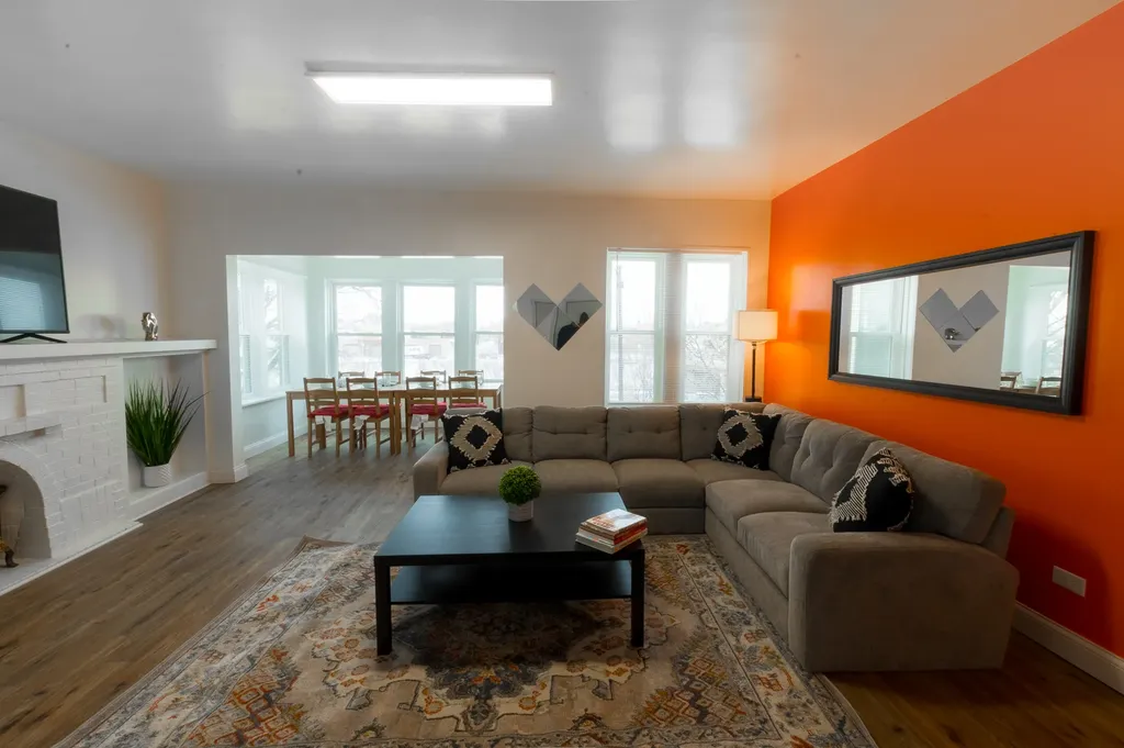 3948 West Congress Parkway Chicago IL 60624