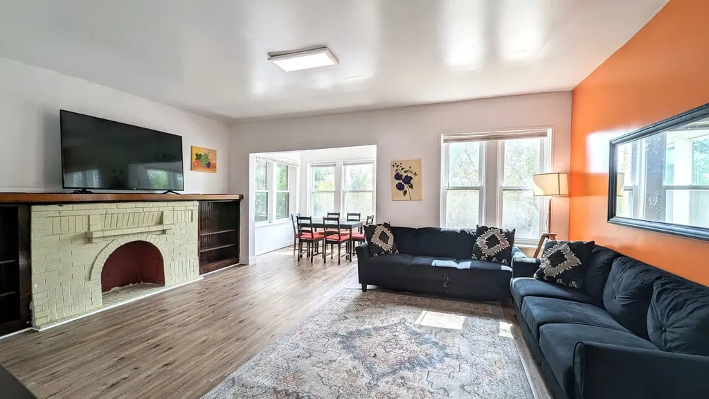 3948 West Congress Parkway Chicago IL 60624