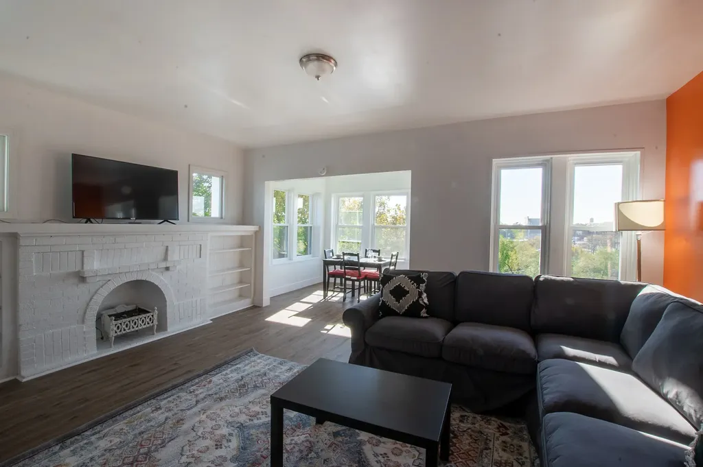 3948 West Congress Parkway Chicago IL 60624