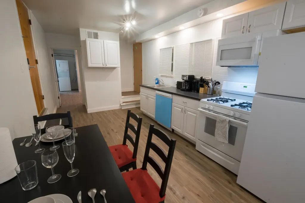 3948 West Congress Parkway Chicago IL 60624
