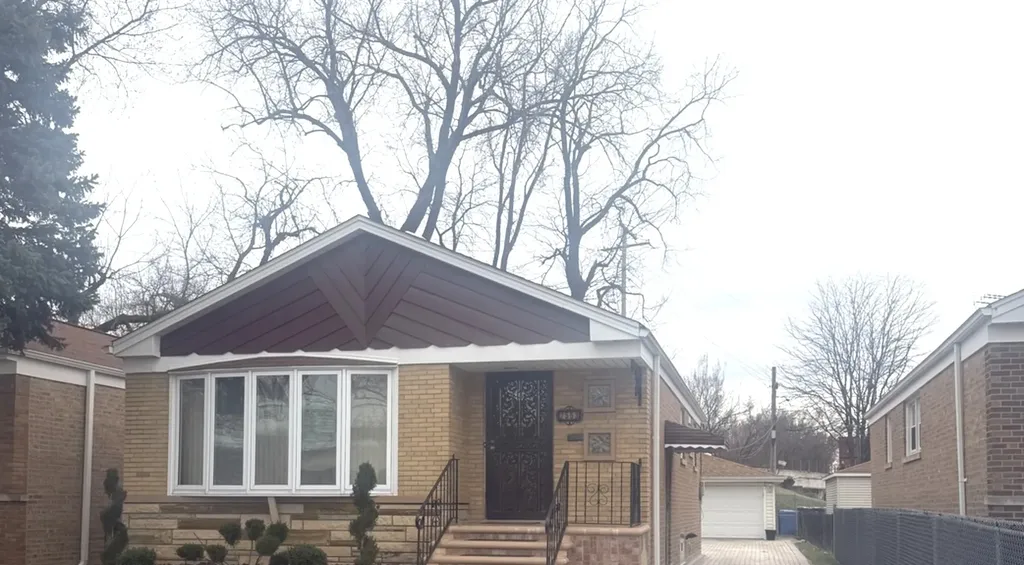 2553 West 82nd Place Chicago IL 60652