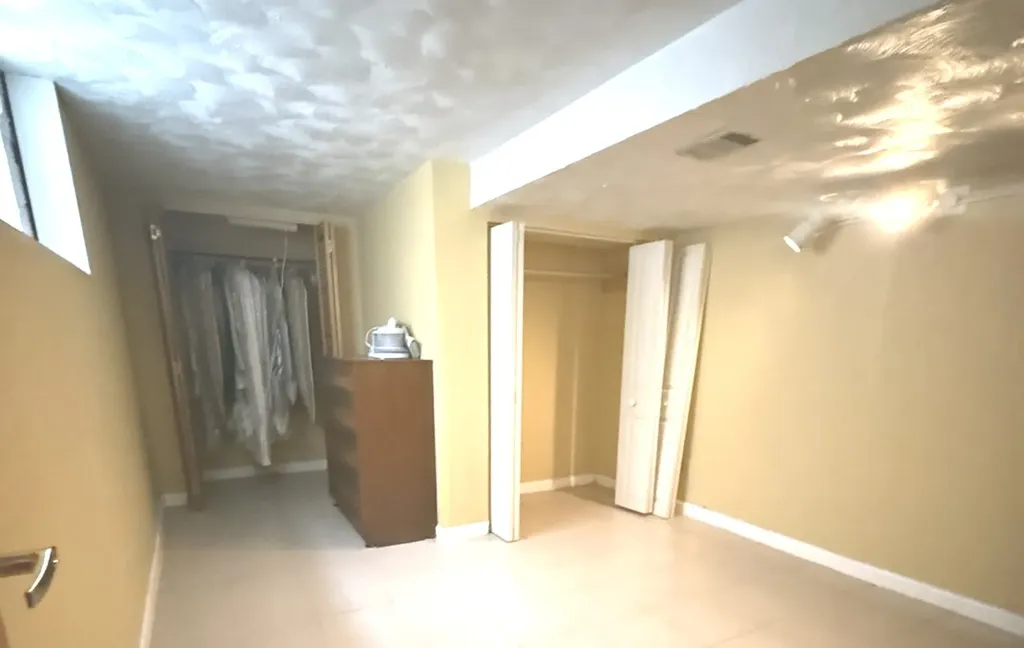 2553 West 82nd Place Chicago IL 60652