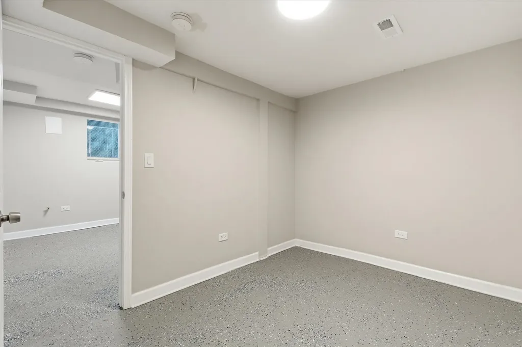8305 South Maryland Avenue Chicago IL 60619