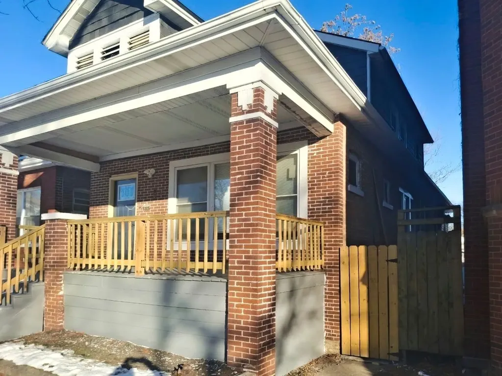 8305 South Maryland Avenue Chicago IL 60619