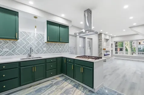 8305 South Maryland Avenue Chicago IL 60619