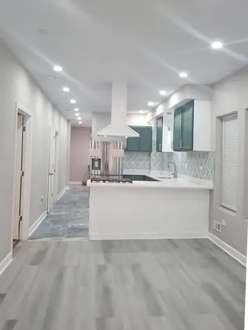 8305 South Maryland Avenue Chicago IL 60619