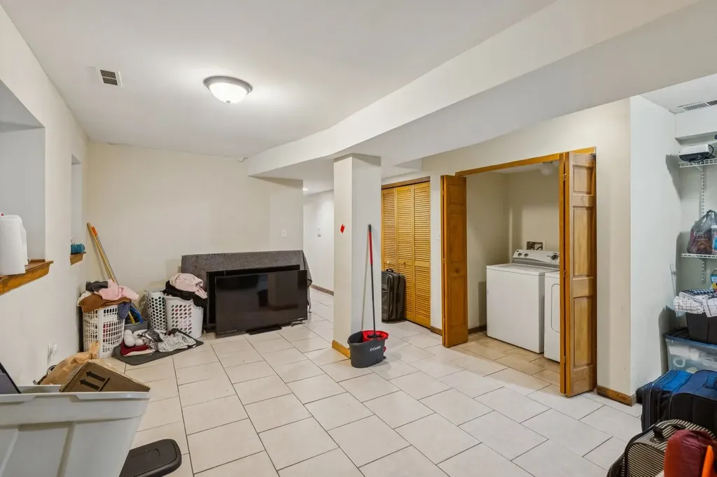 5014 South Prairie Avenue Chicago IL 60615