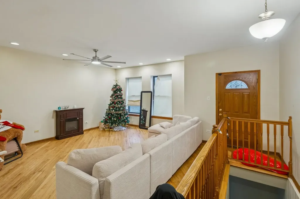5014 South Prairie Avenue Chicago IL 60615