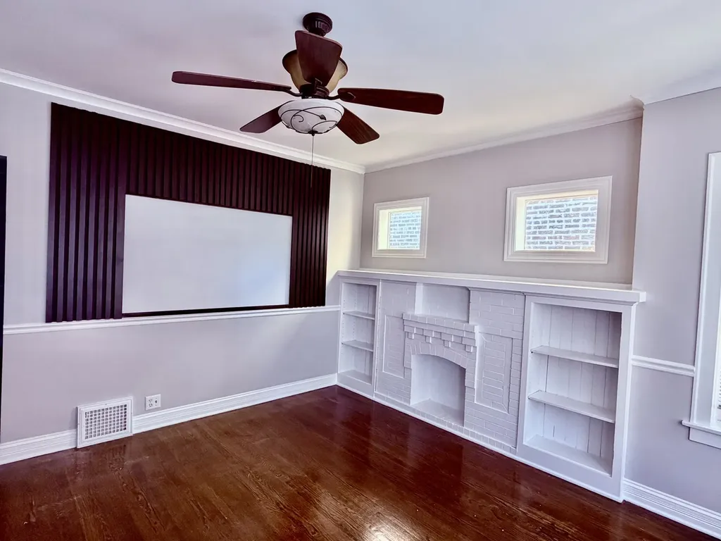 6210 South Sacramento Avenue Chicago IL 60629
