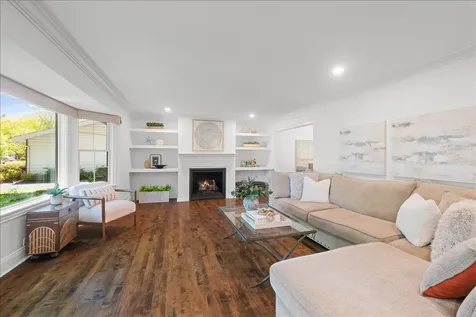 725 Kenwood Avenue Libertyville IL 60048