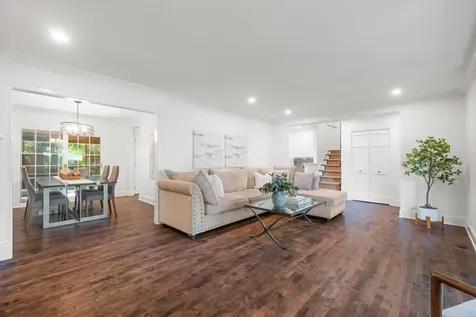 725 Kenwood Avenue Libertyville IL 60048