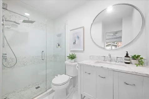 725 Kenwood Avenue Libertyville IL 60048