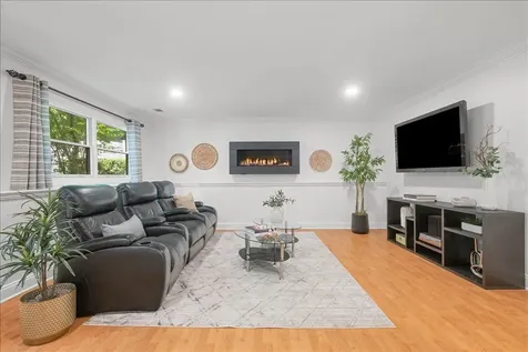 725 Kenwood Avenue Libertyville IL 60048