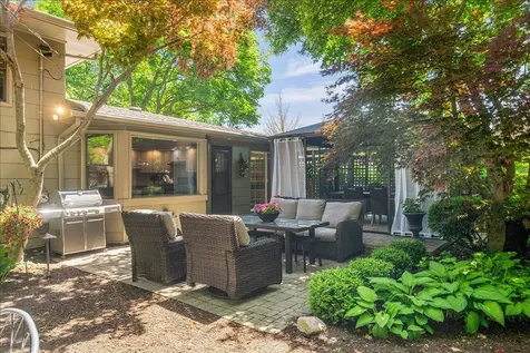 725 Kenwood Avenue Libertyville IL 60048