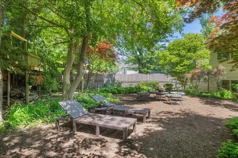 725 Kenwood Avenue Libertyville IL 60048