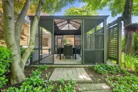 725 Kenwood Avenue Libertyville IL 60048