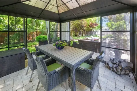 725 Kenwood Avenue Libertyville IL 60048