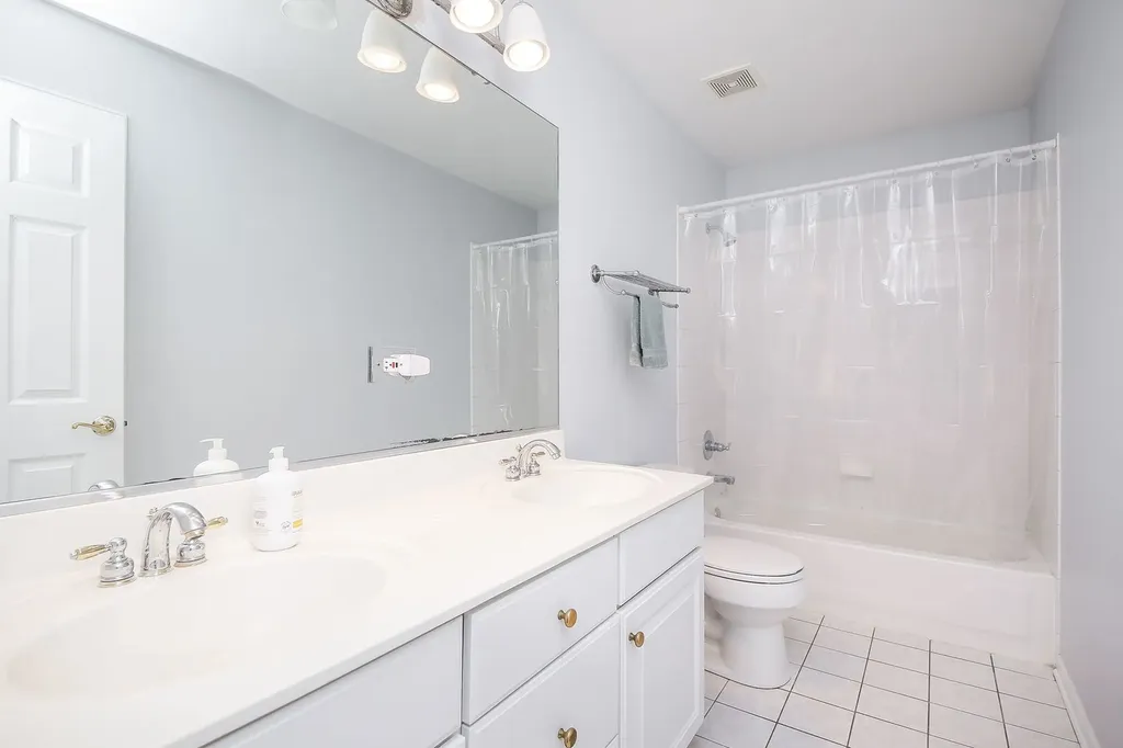 3807 Landsdown Avenue Naperville IL 60564