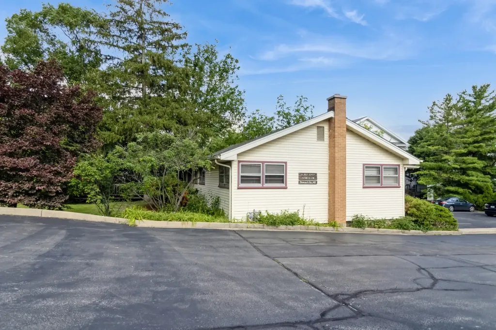 217 55TH Street Clarendon Hills IL 60514