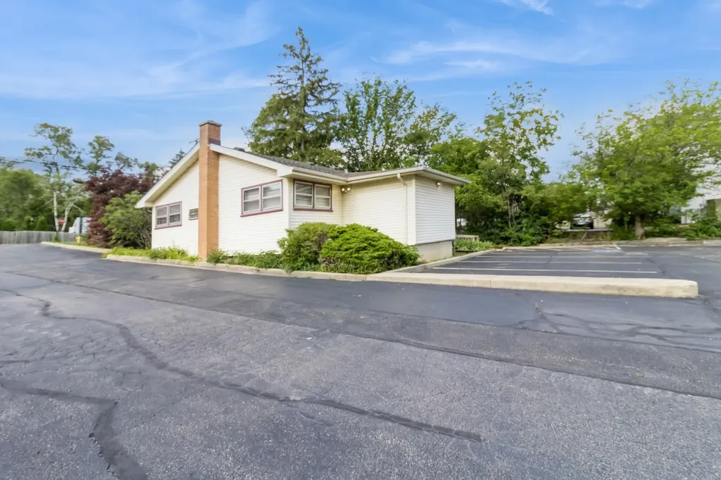 217 55TH Street Clarendon Hills IL 60514