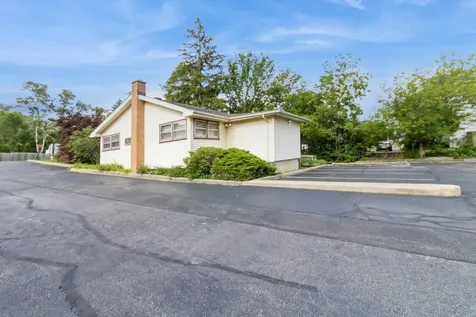 217 55TH Street Clarendon Hills IL 60514