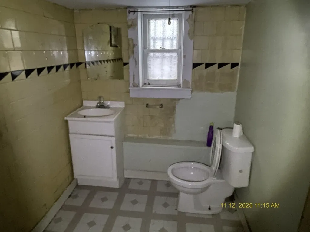 8148 South Brandon Avenue Chicago IL 60617
