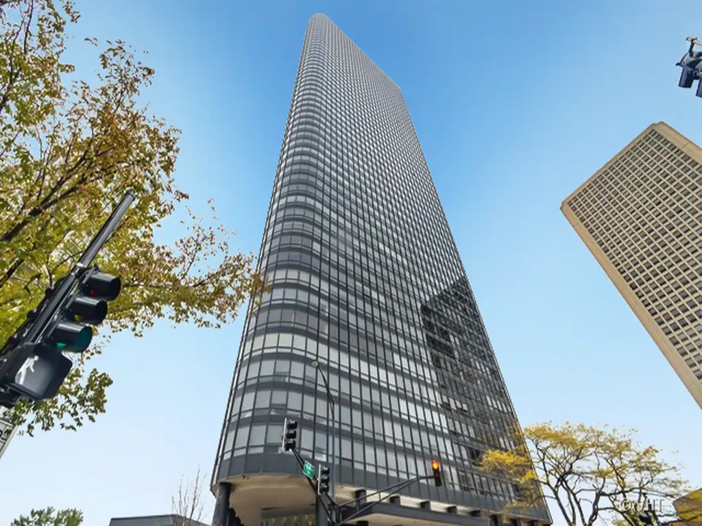 5415 North Sheridan Road Chicago IL 60660