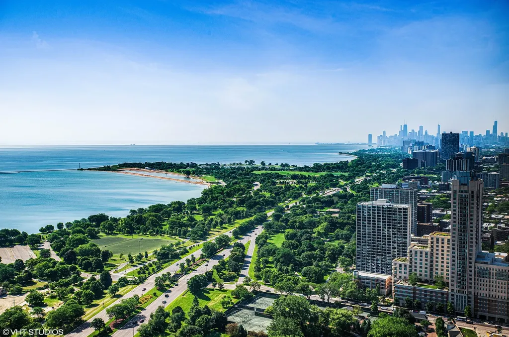 5415 North Sheridan Road Chicago IL 60660