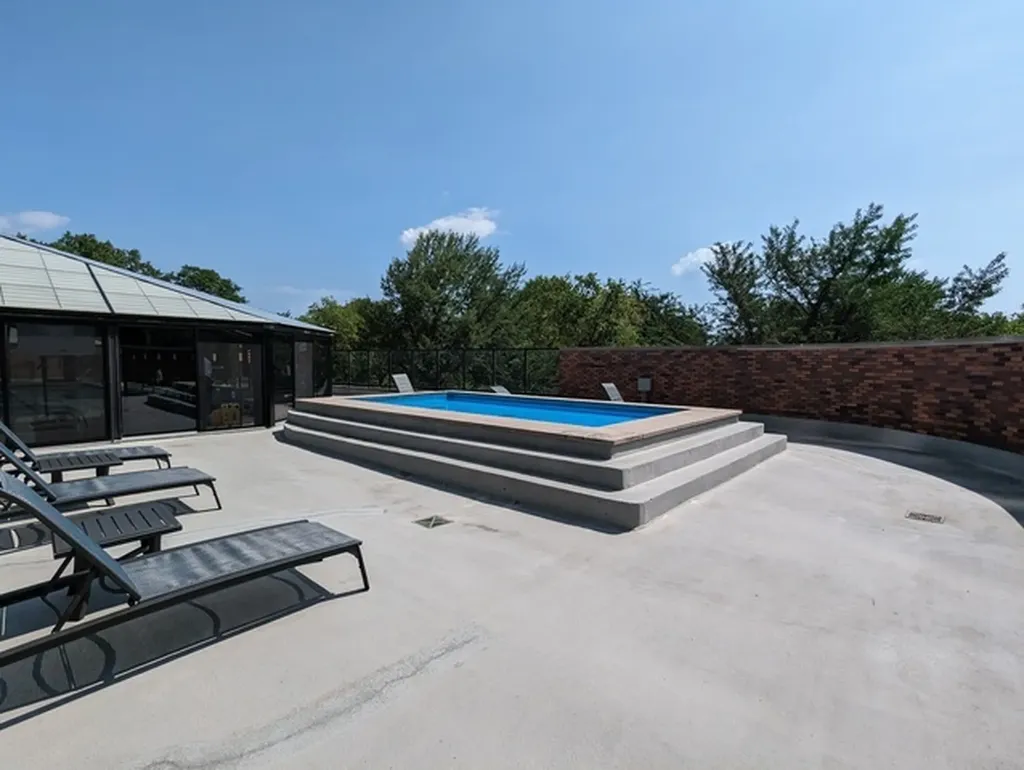 5415 North Sheridan Road Chicago IL 60660
