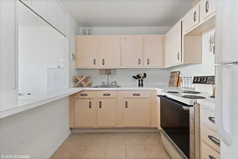 5415 North Sheridan Road Chicago IL 60660