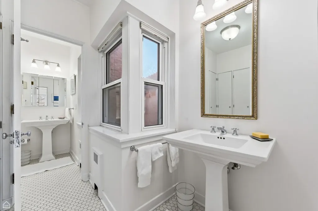 4933 South Woodlawn Avenue Chicago IL 60615
