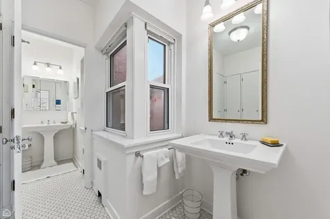 4933 South Woodlawn Avenue Chicago IL 60615