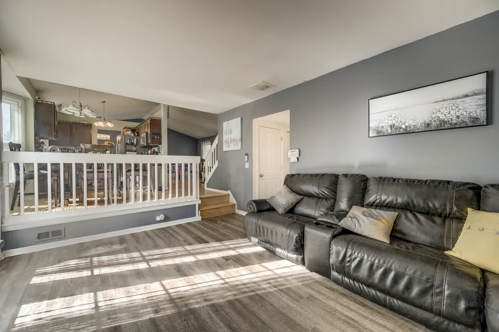1133 Jennifer Lane Bolingbrook IL 60440