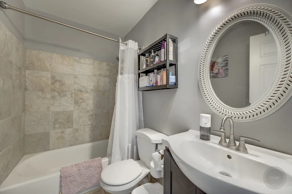 1133 Jennifer Lane Bolingbrook IL 60440